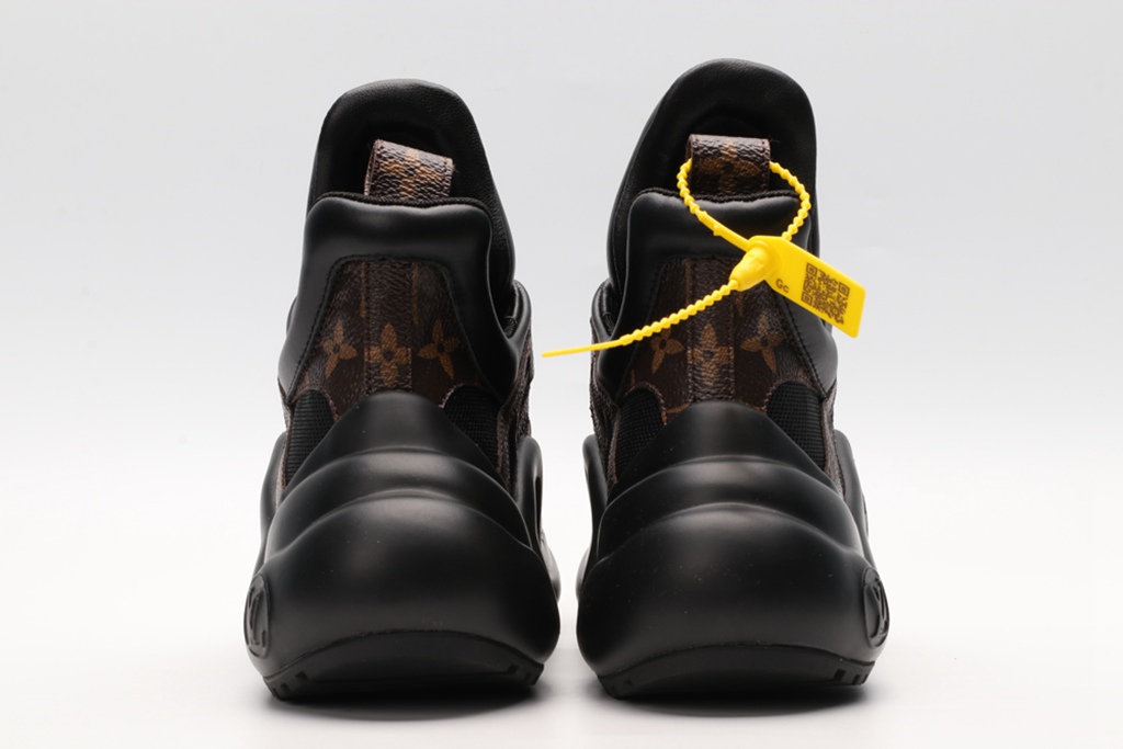 L*V SNEAKER